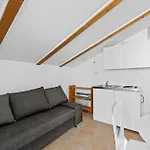 1 Bedroom Pet Friendly In