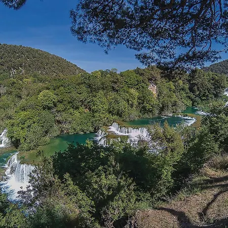 1 Bedroom Cozy In Apartament