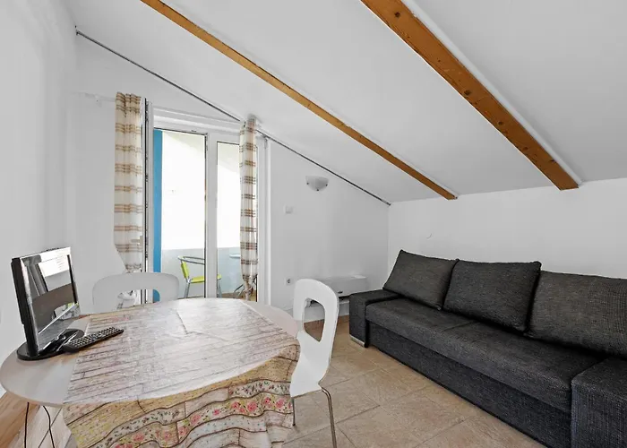 1 Bedroom Cozy In Brodarica (Sibenik-Knin)