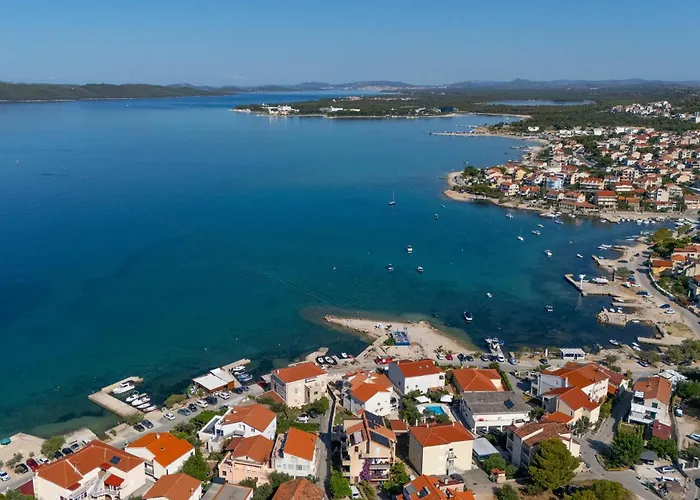 Apartman 1 Bedroom Cozy In Brodarica (Sibenik-Knin)