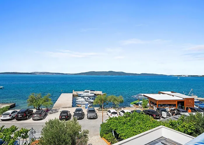 Apartman 1 Bedroom Cozy In Brodarica (Sibenik-Knin)